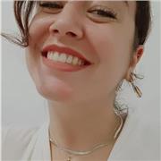 Profesora de apoyo escolar especializada en tecnología, lengua e inglés para niños de forma online